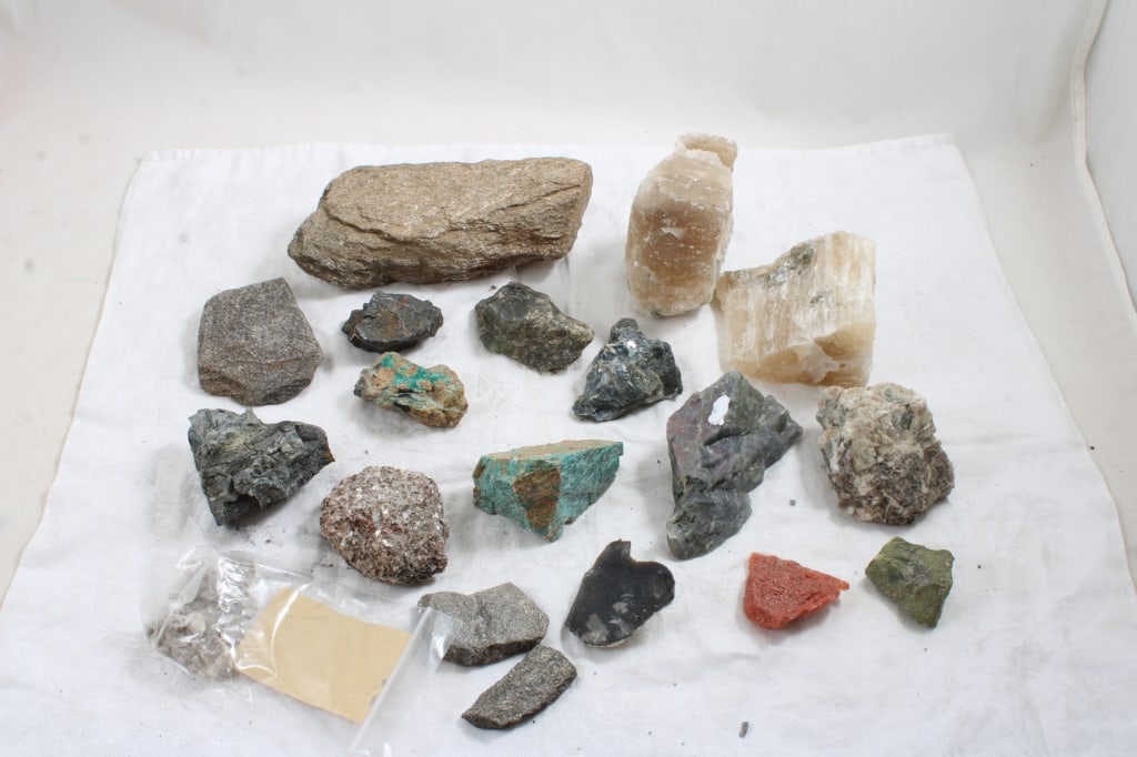 Minerals- Labradorite, Hematite, Gypsum, More (1 of 20)
