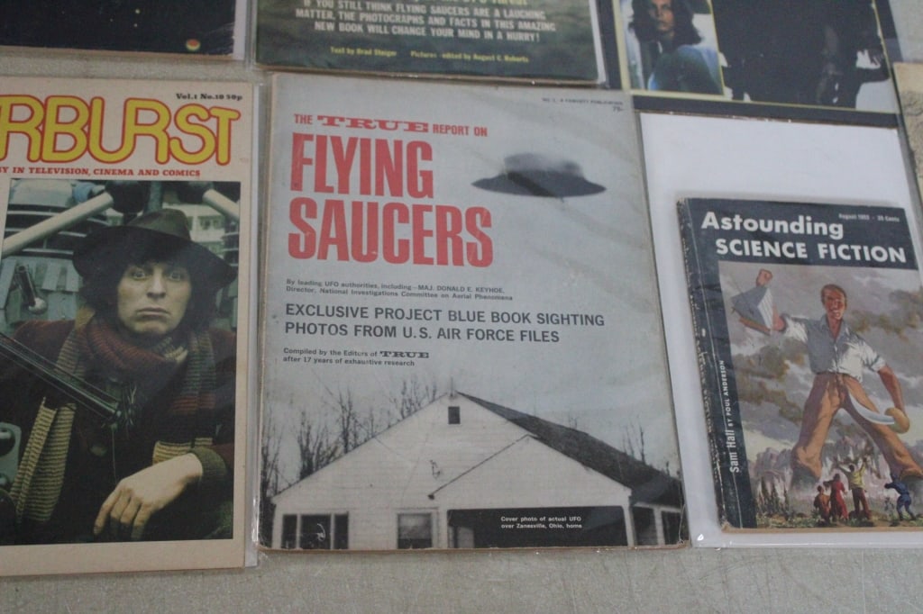 Science Fiction Books & Magazines - 16