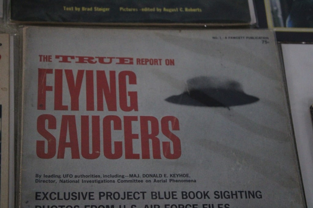 Science Fiction Books & Magazines - 17