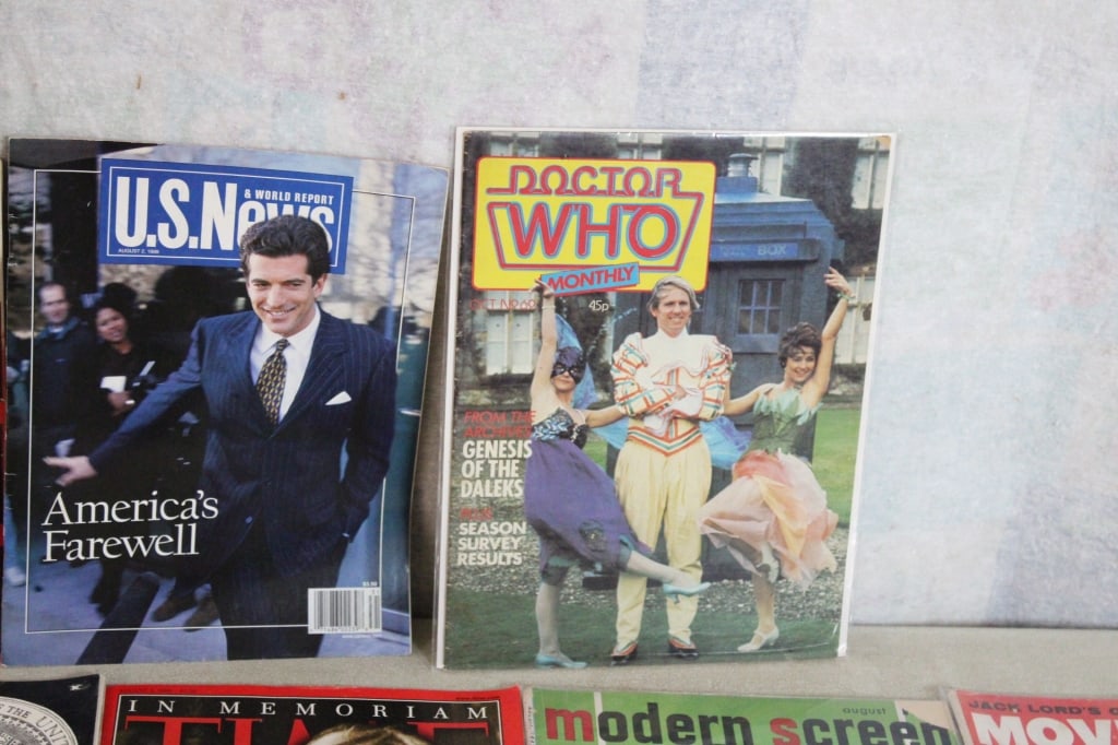 20 Plus Hollywood Celebrity Vintage Magazines - 4