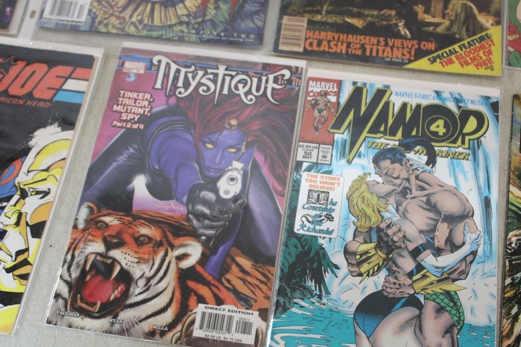 14 Adult Fantasy, Action Comic Books, Magazines - 11