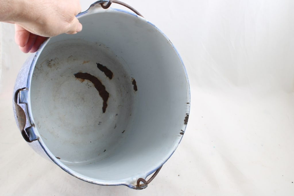 Blue Swirl Graniteware Pail with Pour Spout - 8