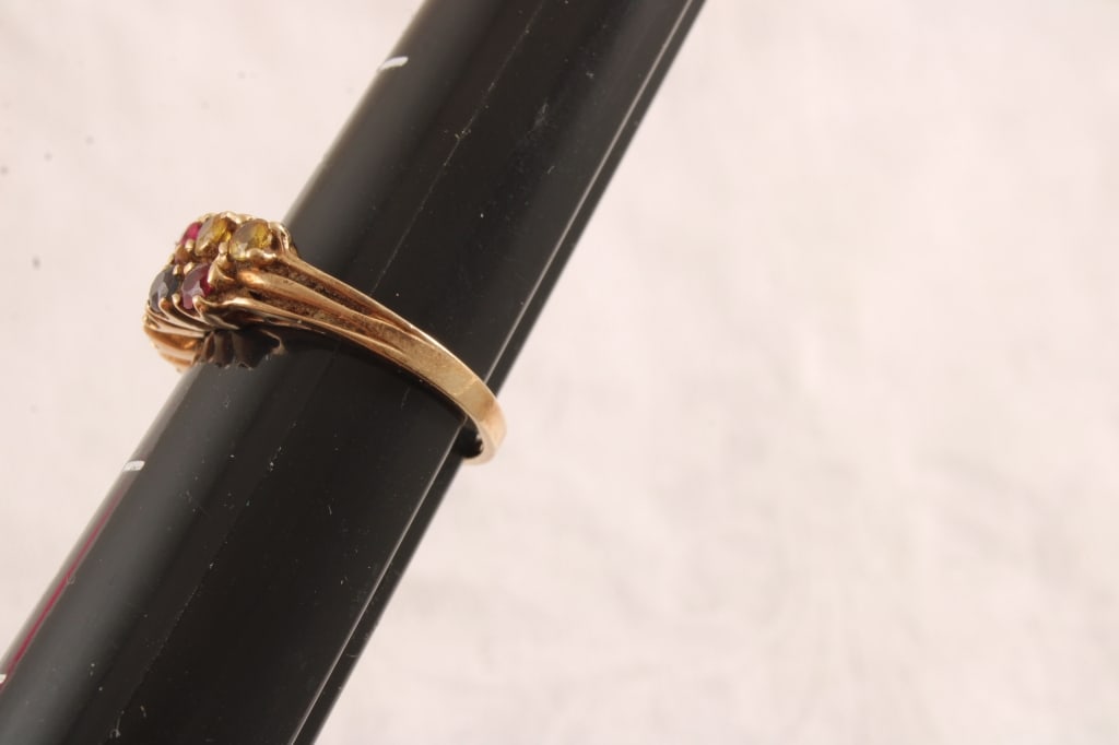 10k Gold Mother's Ring with 11 Stones 4.4 Grams - 2