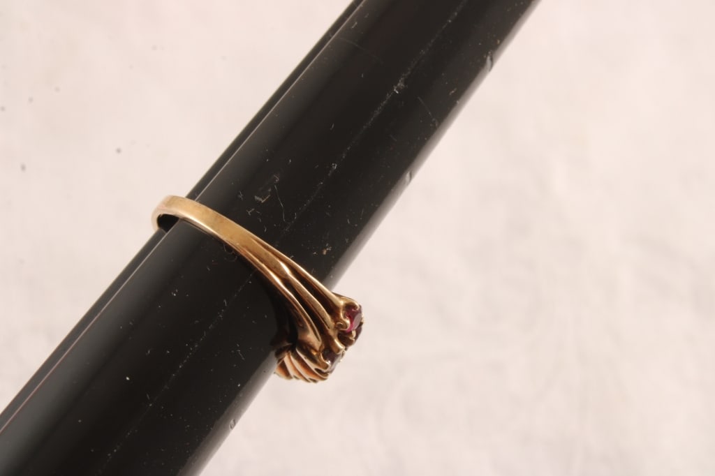10k Gold Mother's Ring with 11 Stones 4.4 Grams - 3