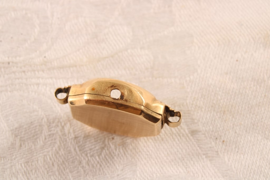14k. Gold Watch Case 2.7 Grams - 4