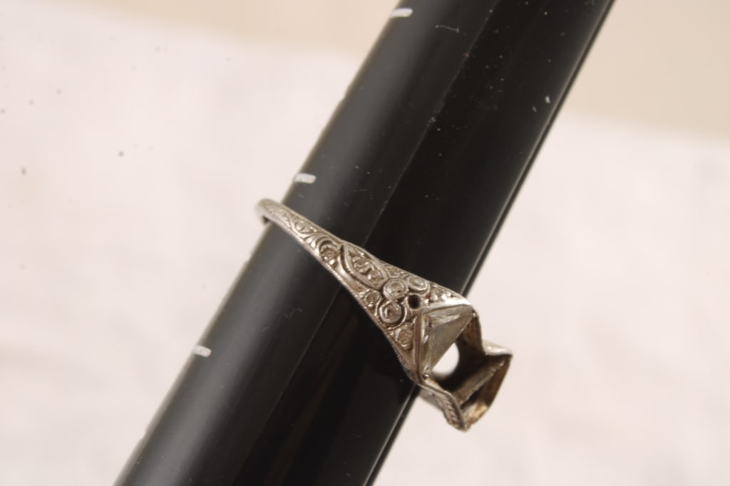 Tiffany & Co Platinum Ring With Diamonds 3.4grams - 2