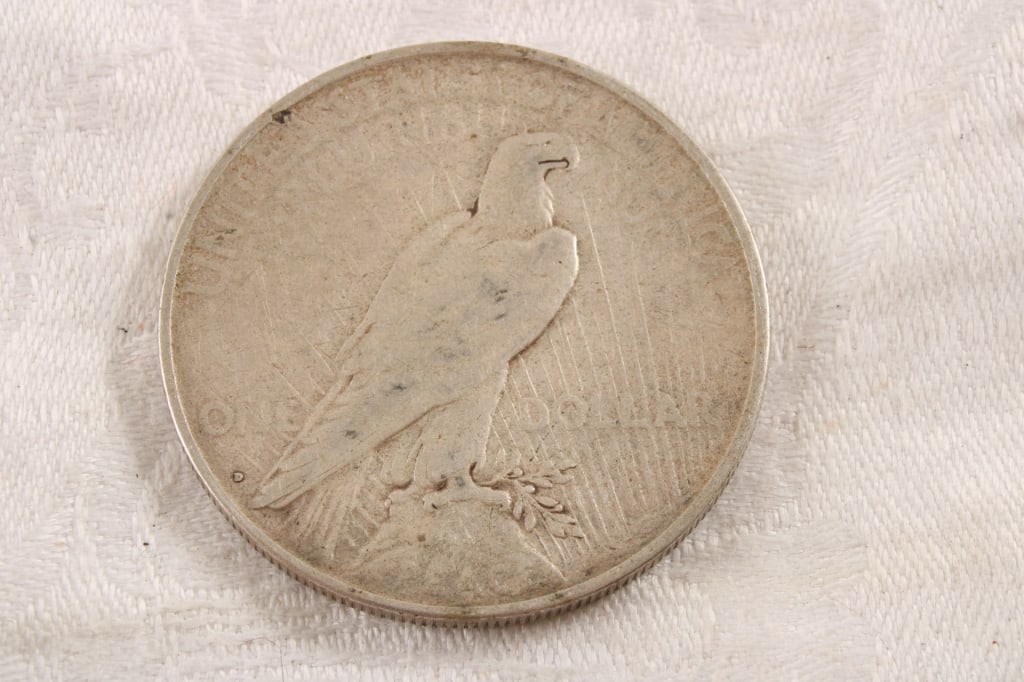 1922 D Peace Silver Dollar - 2