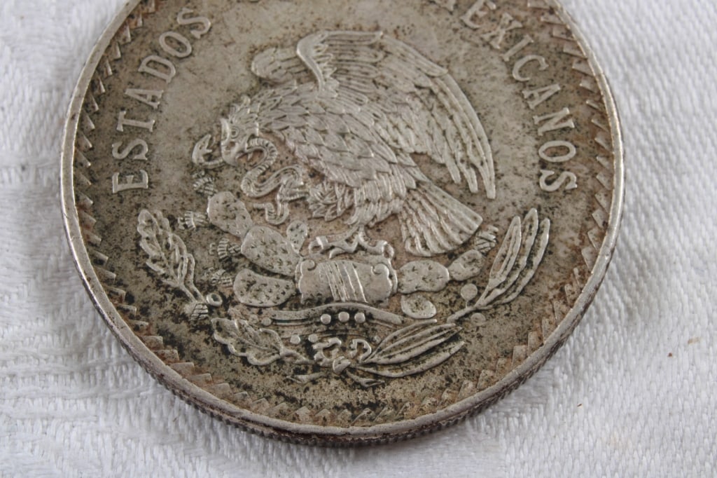 1948 Mexico Cinco Pesos Silver Coin 90% Silver - 6