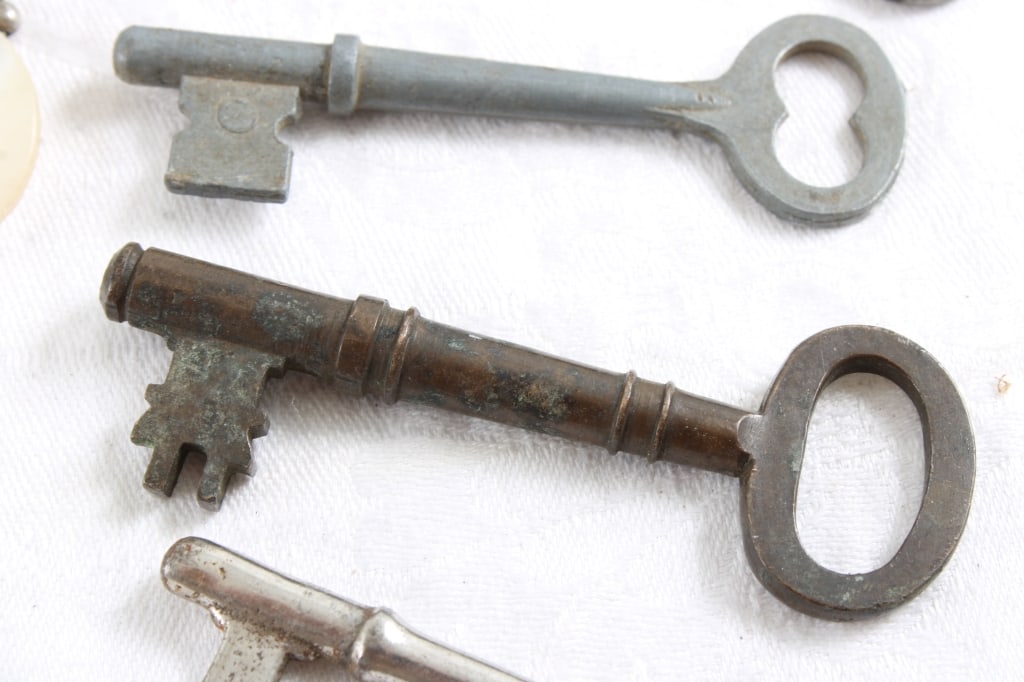 Skeleton Key & Master Keys Lot - 16