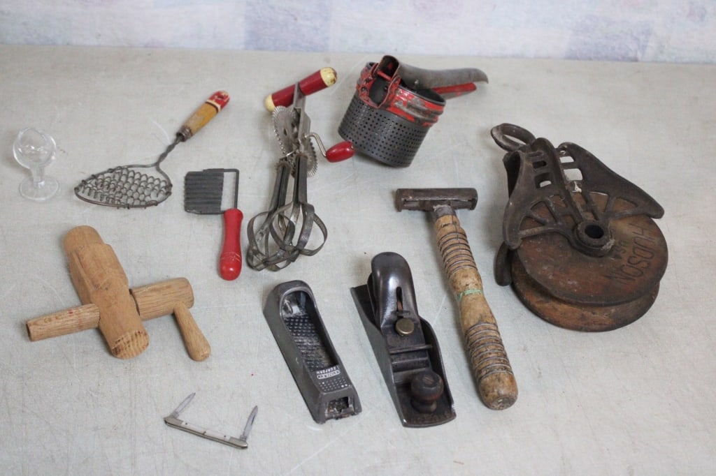 Hudson Barn Hay Pulley, Shelton Wood Plane & More (1 of 15)