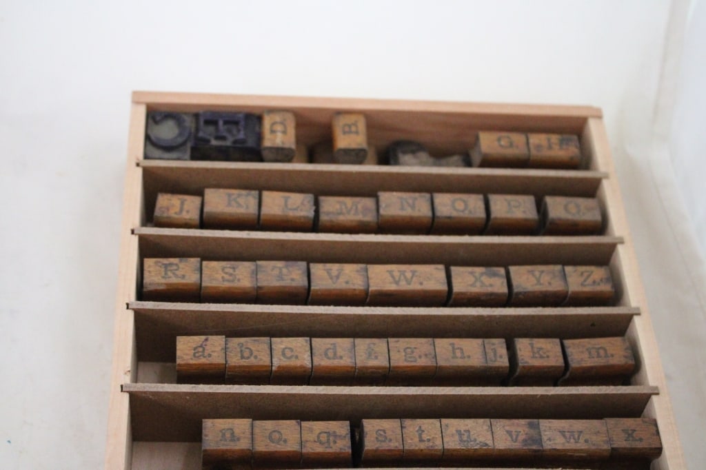 Antiques letter Stamps, Pennant & Other Antiques - 12