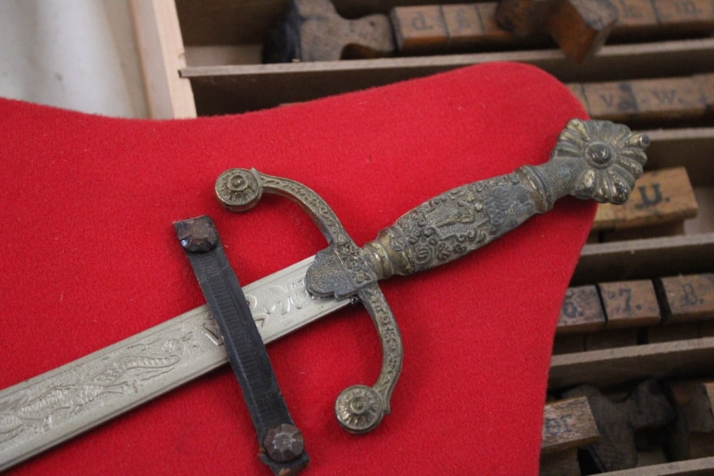 Antiques letter Stamps, Pennant & Other Antiques - 15