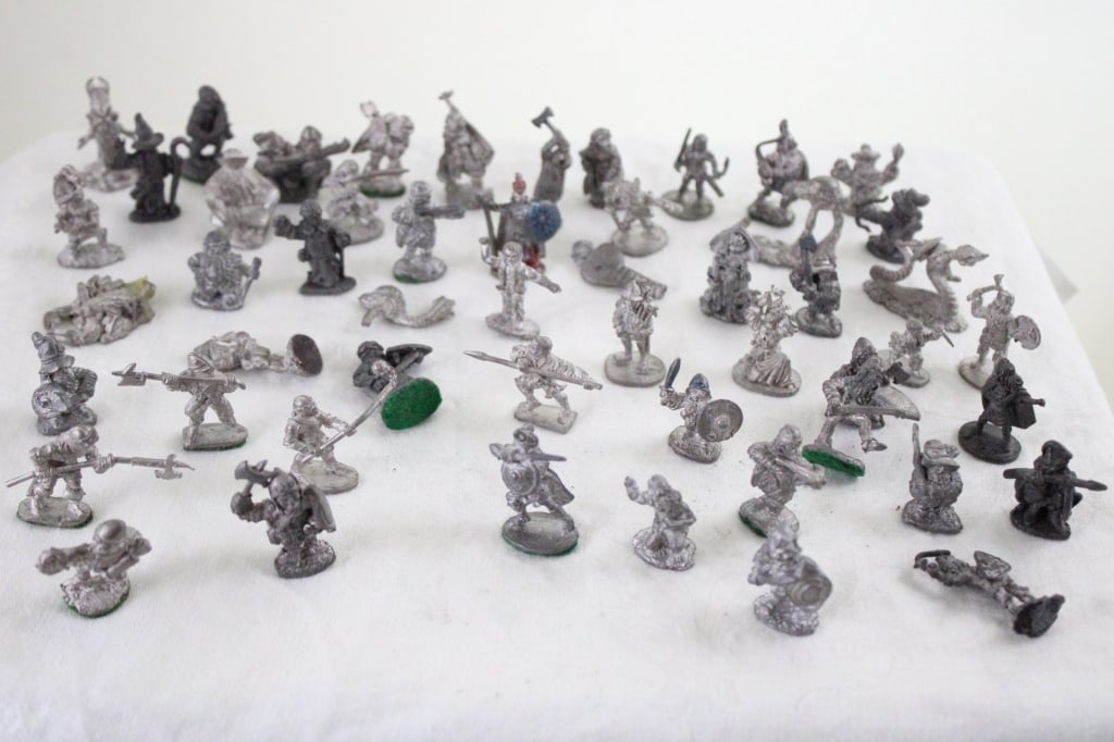 1980 Grenadier Dungeons & Dragons Lead Figures: 1980 Grenadier Dungeons & Dragons Lead Figures - Lot Size 8" x 4" x 3". 2 Lbs. All information and photos are intended to be as accurate as possible, but errors are possible. No item may be
