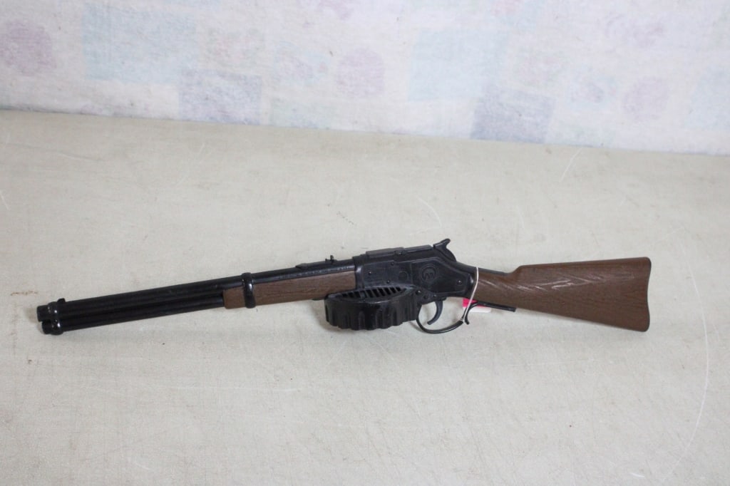 1965 Mattel Rapid Fire Circle M Logo Toy Rifle (1 of 11)