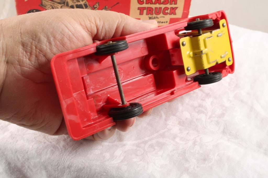Wyandotte Crash Truck in Box, Renwal Fire Truck - 14