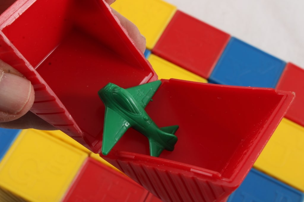 Tupperware Busy Blocks 25 with Toys Inside - 14