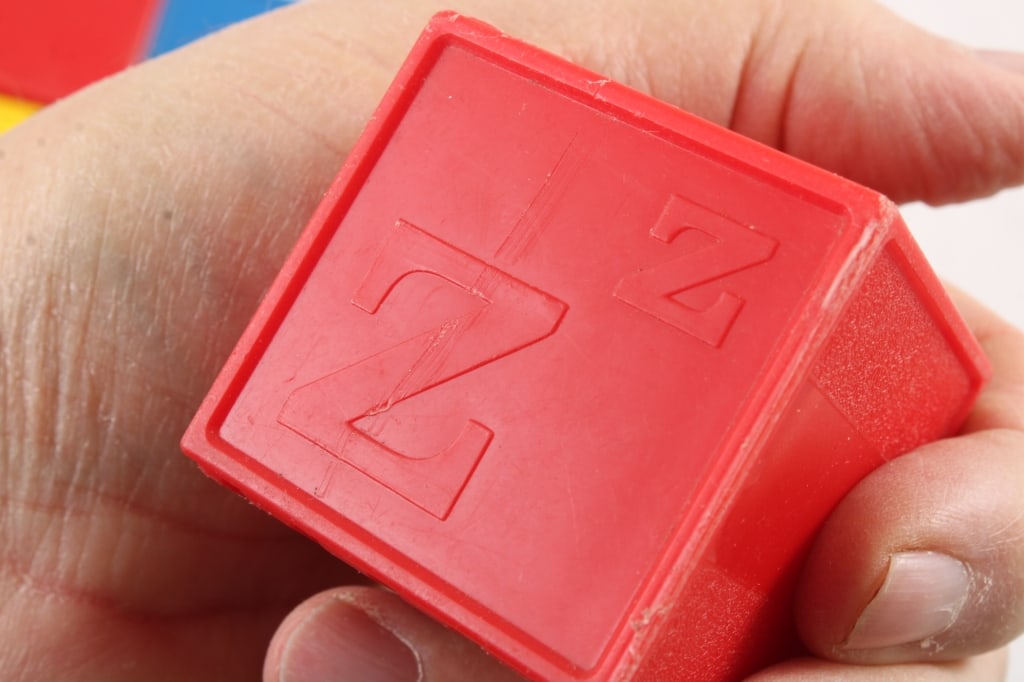 Tupperware Busy Blocks 25 with Toys Inside - 17