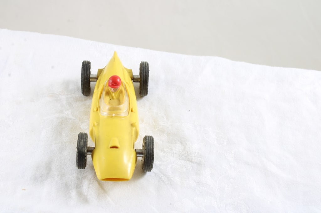 Lionel Cooper Roadster Yellow Slot Car 1:32 1964 - 2