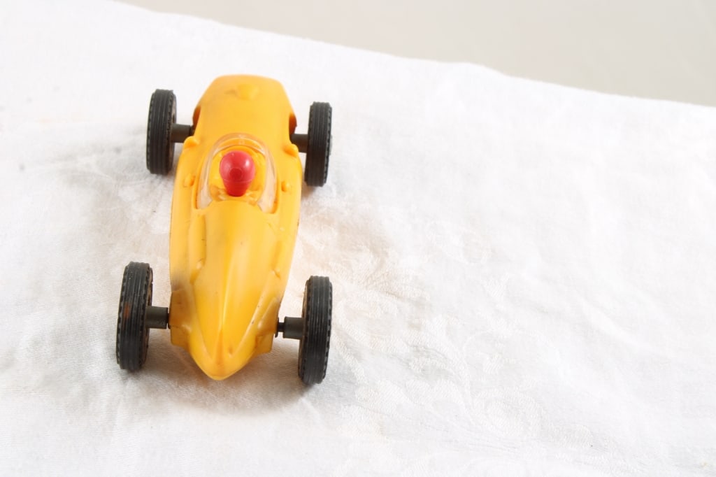 Lionel Cooper Roadster Yellow Slot Car 1:32 1964 - 4