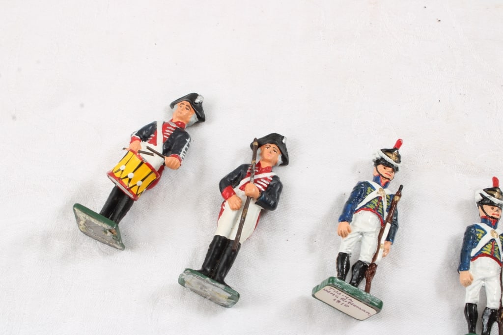 Stone Castle 10 Miniature Soldiers in Box - 12