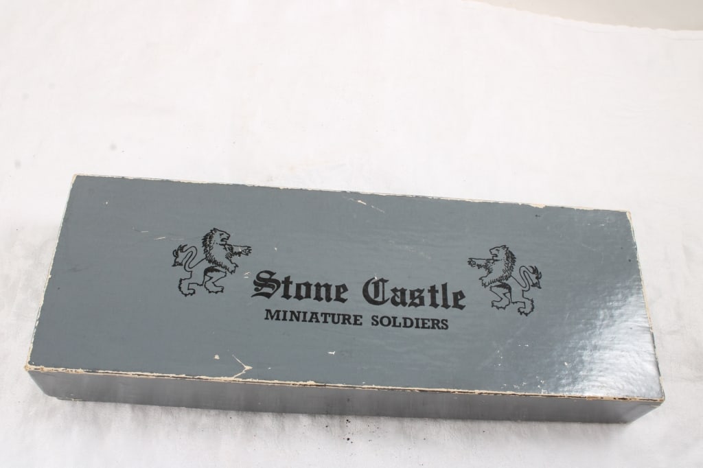 Stone Castle 10 Miniature Soldiers in Box - 15