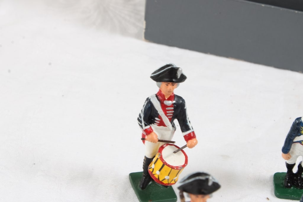 Stone Castle 10 Miniature Soldiers in Box - 3