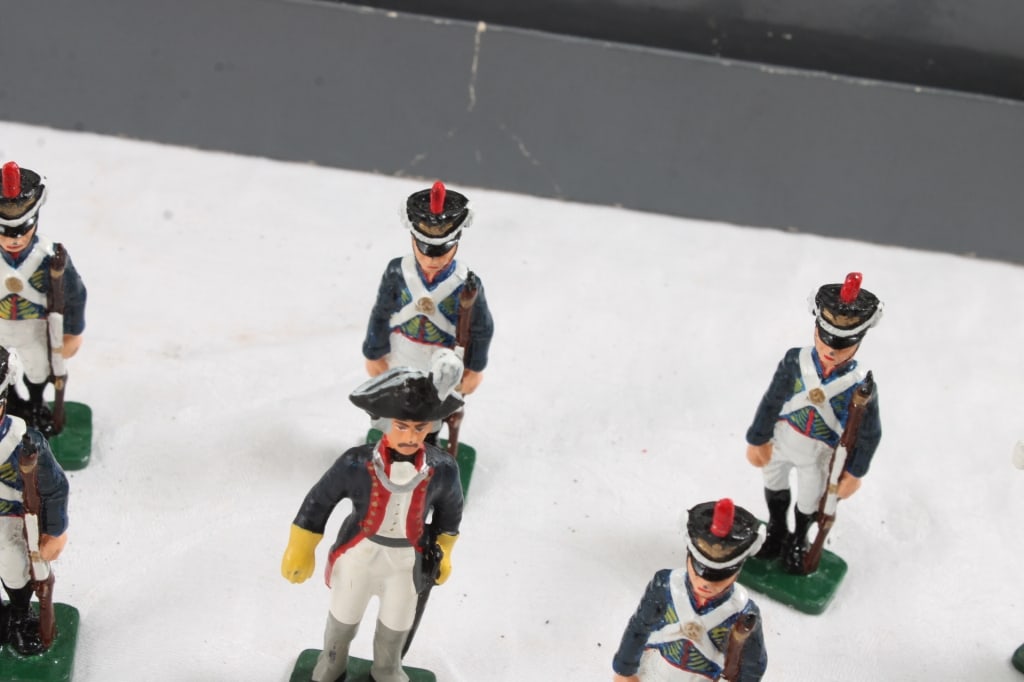 Stone Castle 10 Miniature Soldiers in Box - 5