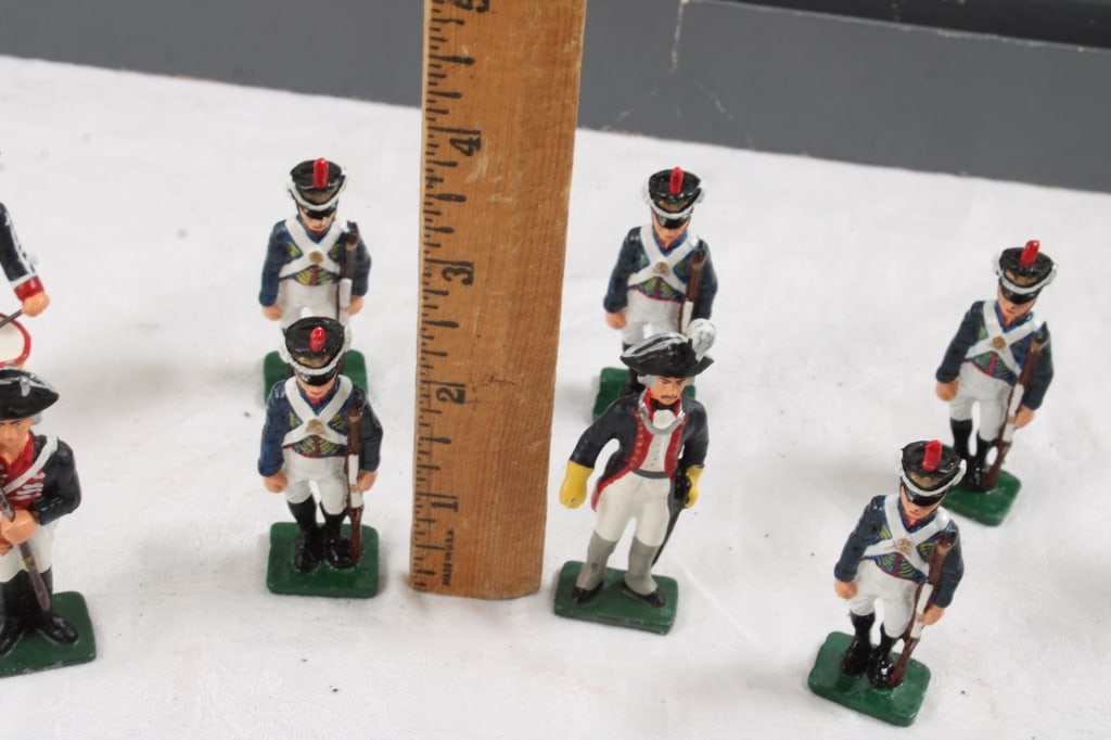 Stone Castle 10 Miniature Soldiers in Box - 8
