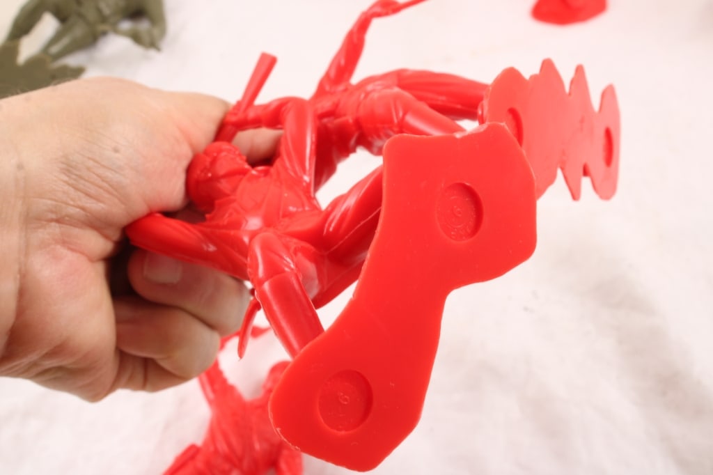 5 Marx Red Russian & 1 USMC Plastic Soldiers 6" - 12