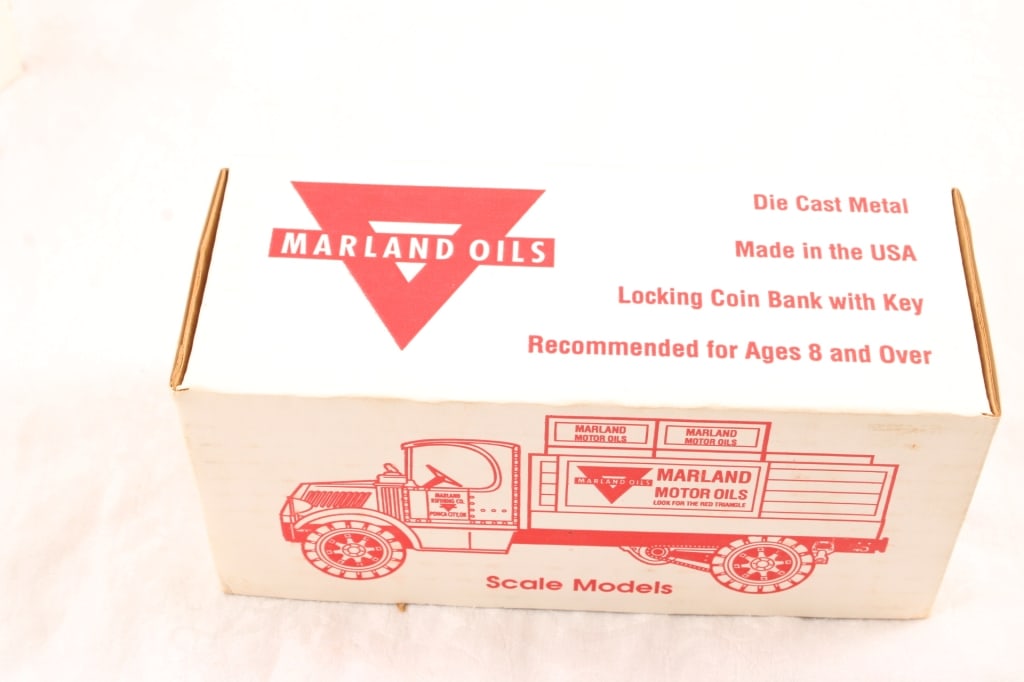 2 Legends N Trucks Diecast Truck Banks NRFB USA - 7