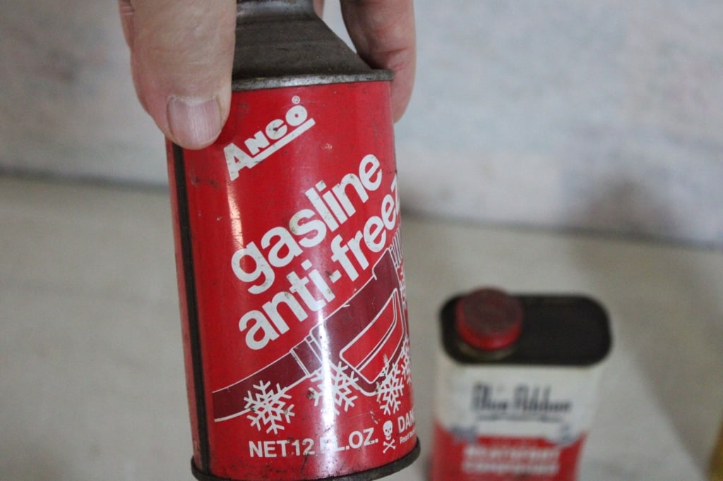 Advertising Motor Oil Cans & Shoe Soles - 19