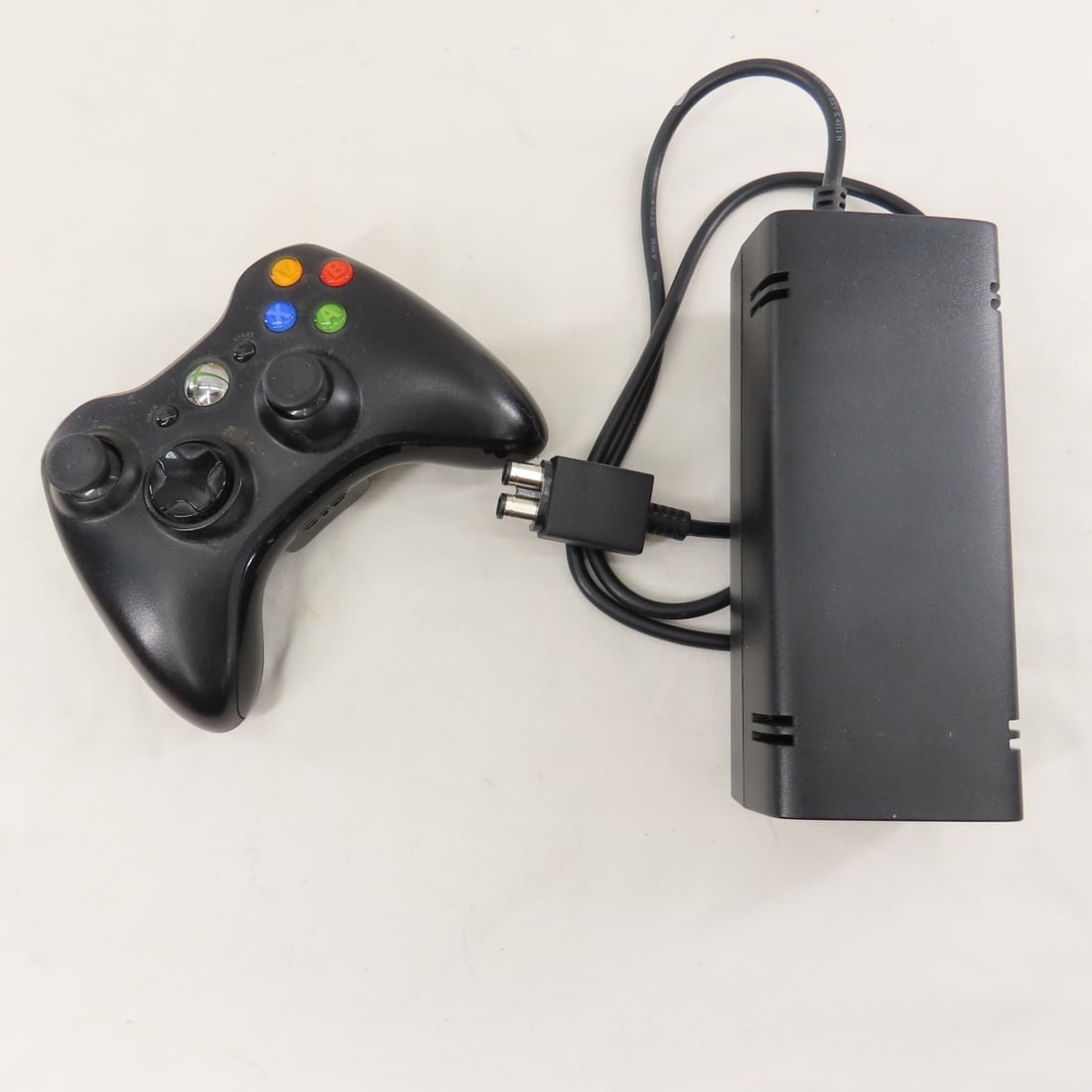 XBOX 360 Console, Wireless Remote, Motion Sensor - 12