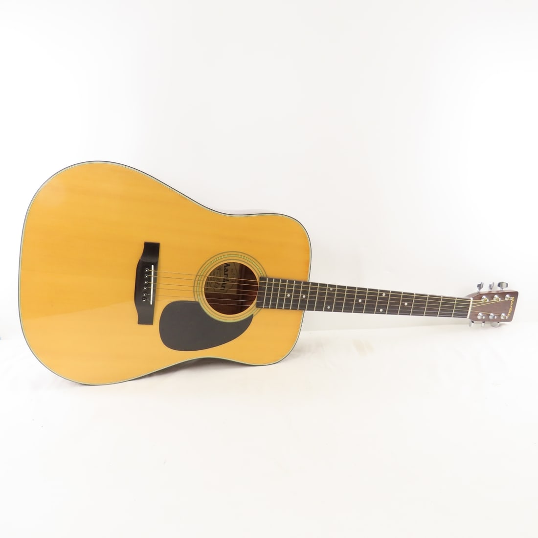 Mardan Model 72DS 6-String Acoustic Guitar w/Case - 2