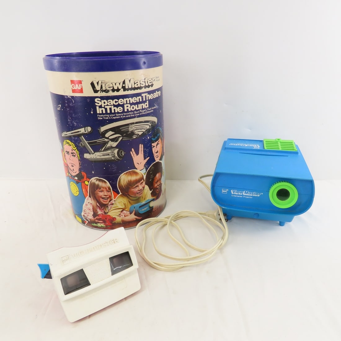 Collection of Viewmaster Viewers, Projectors Reels - 2