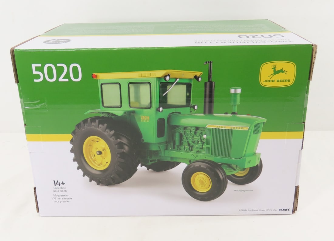 ERTL 1:16 John Deere 2-Cylinder Club 5020 Tractor (1 of 11)