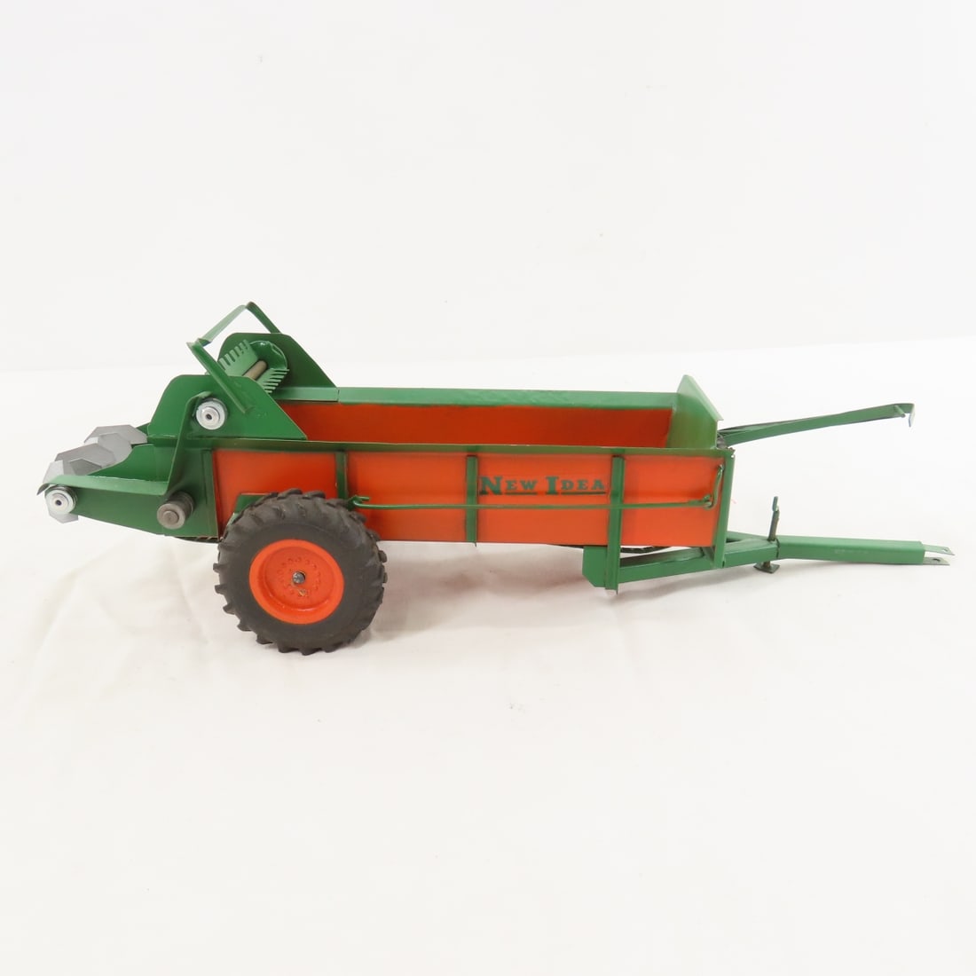 Scratch Built New Idea Manure Spreader- R. Cover - 7