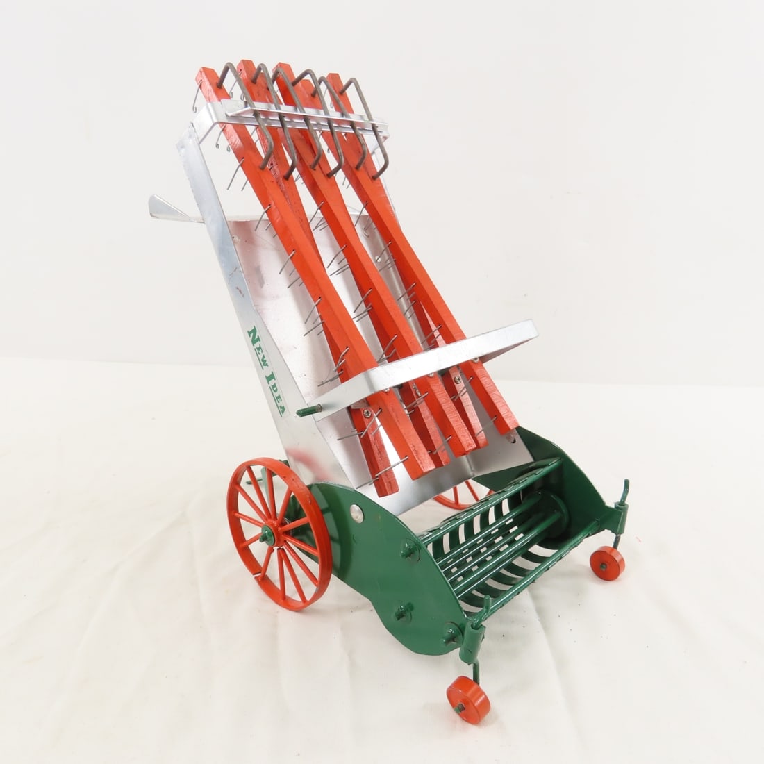 Scratch Built New Idea Hay Loader 1:16 - 3