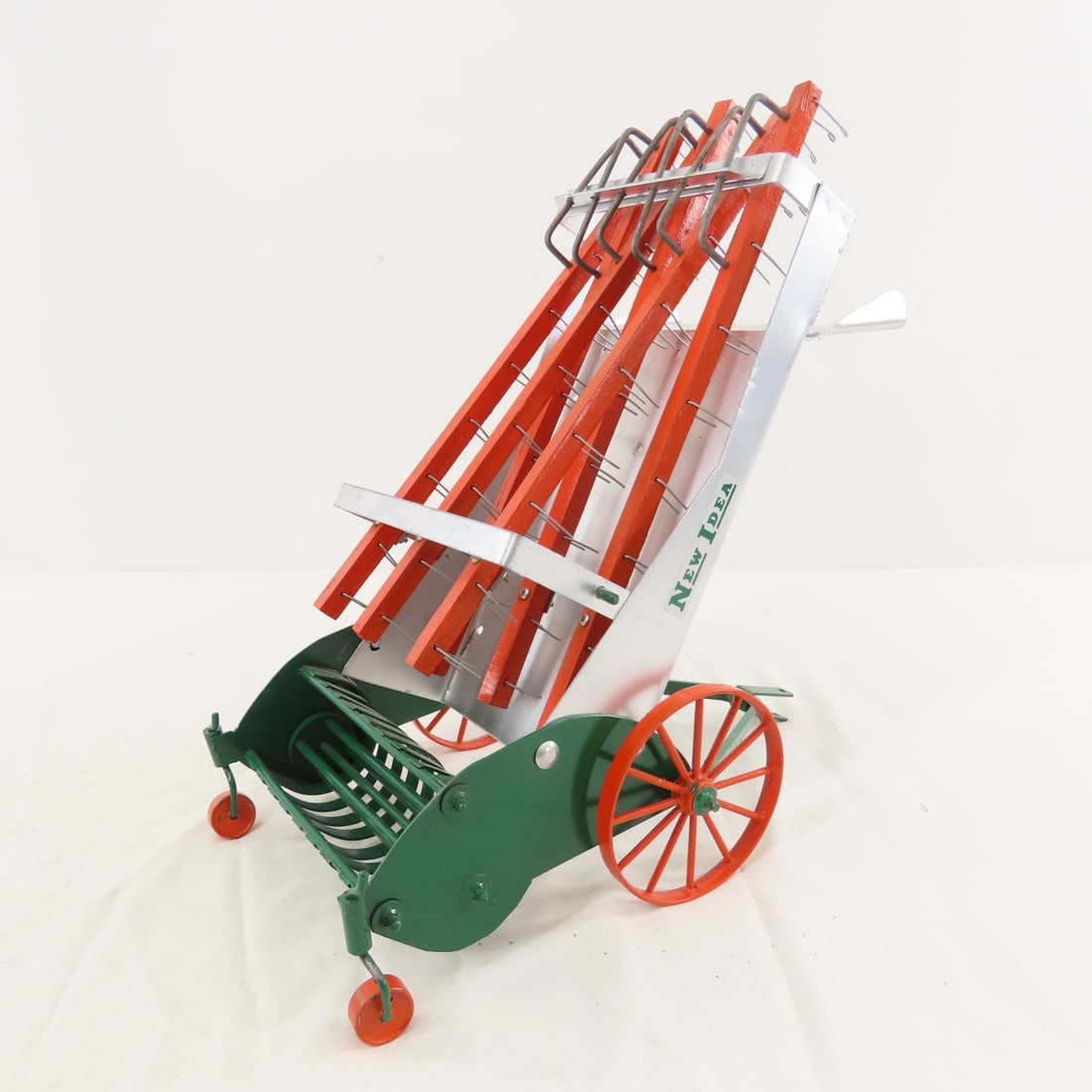 Scratch Built New Idea Hay Loader 1:16 - 5