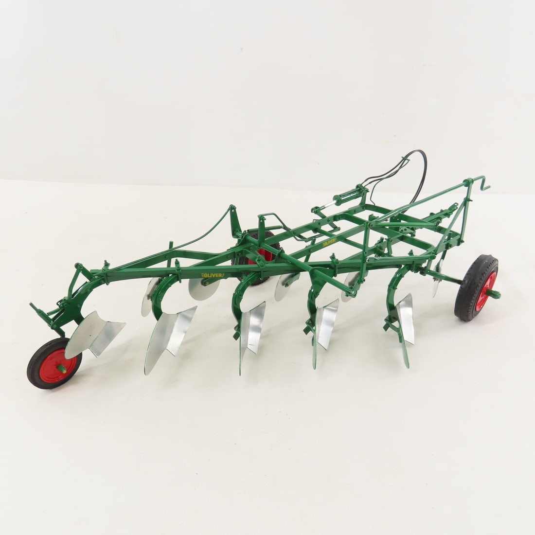 Scratch Built Olive 5 Bottom Pull Type Plow: Scratch Built Olive 5 Bottom Pull Type Plow - by Carl Meyer, 1:12, metal, 18x9x5", 1 LB All information and photos are intended to be as accurate as possible, but errors are possible. No item may be