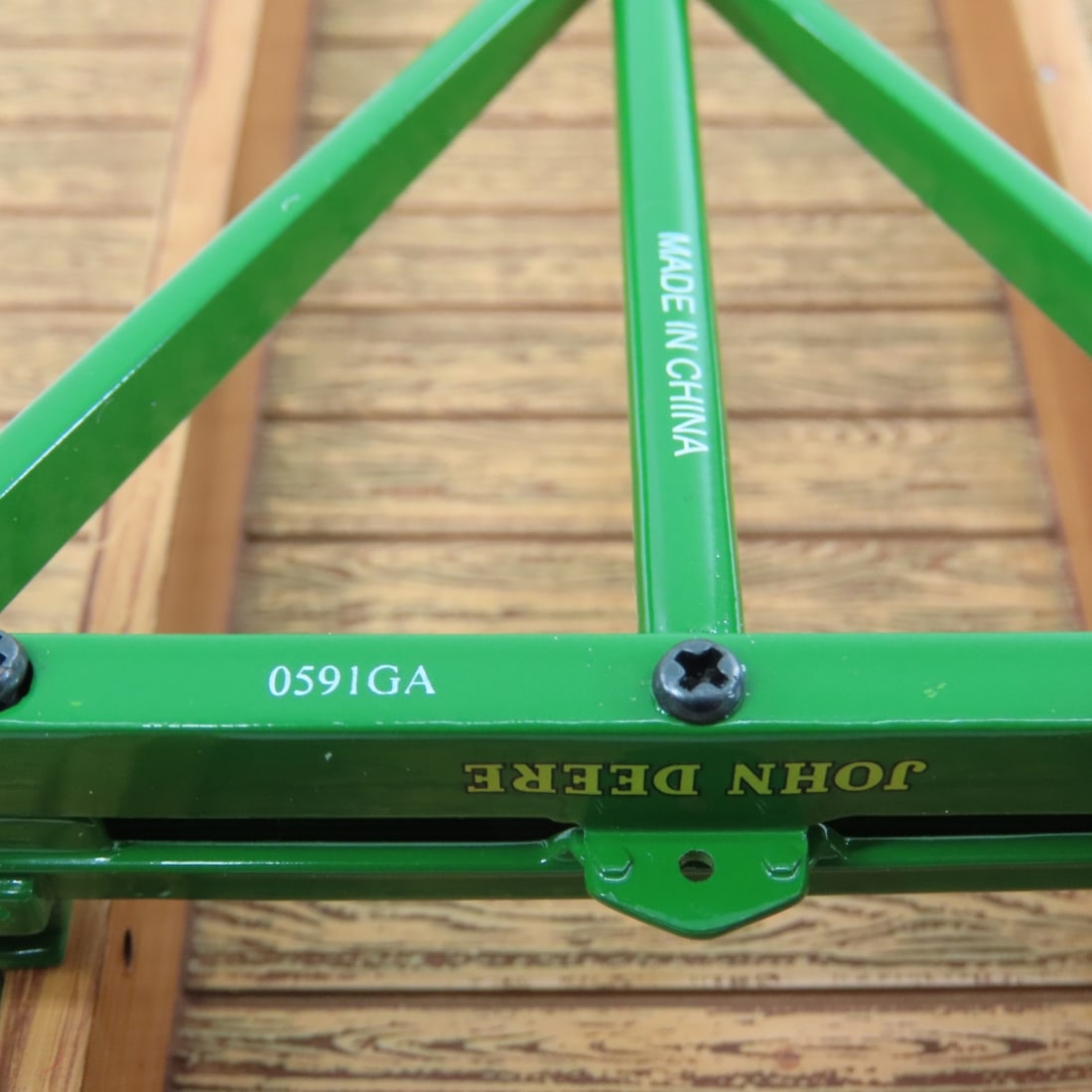 Precision Classic John Deere Hay Wagon in Box - 12