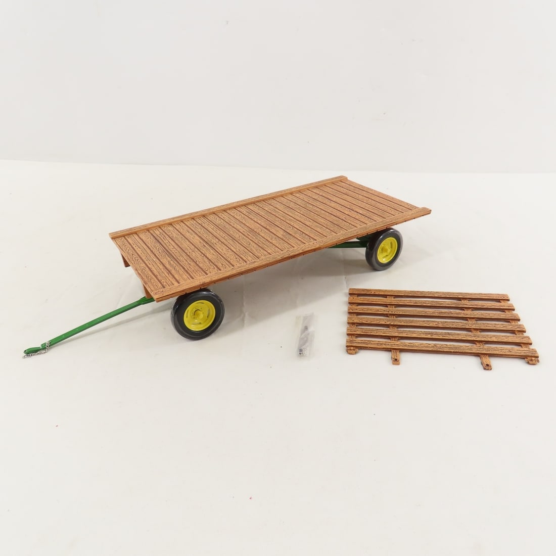 Precision Classic John Deere Hay Wagon in Box - 2
