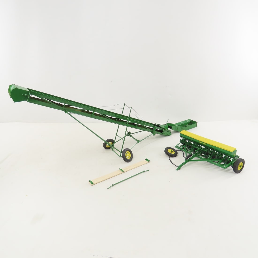 Scratch Built J Deere Grain Elevator & Grain Drill: Scratch Built J Deere Grain Elevator & Grain Drill - Terry Rouch built Grain Elevator- damaged, and (unknown maker )grain drill - damaged. LOT SIZE: 25x9x9", 2 LBS All information and photos are