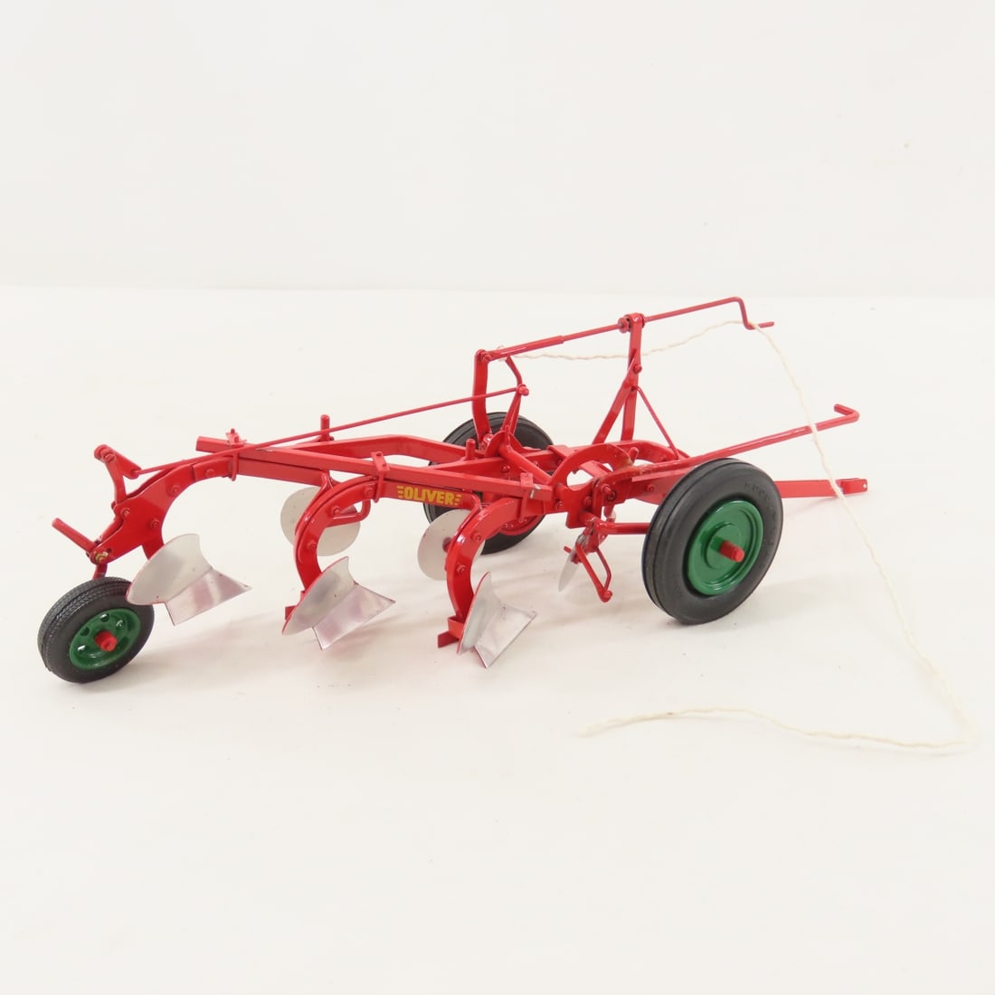 Scratch Built Oliver Bottom Pull Type Plow: Scratch Built Oliver Bottom Pull Type Plow - by Carl Meyer, 1:16, metal, LOT SIZE: 11x7x5", 1 LB All information and photos are intended to be as accurate as possible, but errors are possible. No