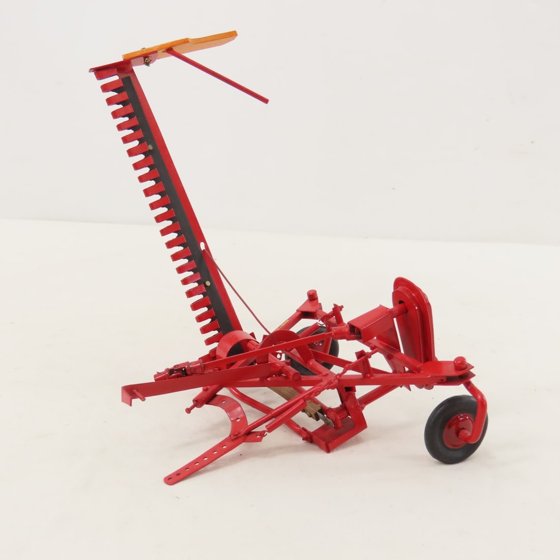 Scratch Built Massey Harris #6 Hay Mower: Scratch Built Massey Harris #6 Hay Mower - by Rodney Cover, 1:16, metal, LOT SIZE: 11x5x3", Lb All information and photos are intended to be as accurate as possible, but errors are possible. No item