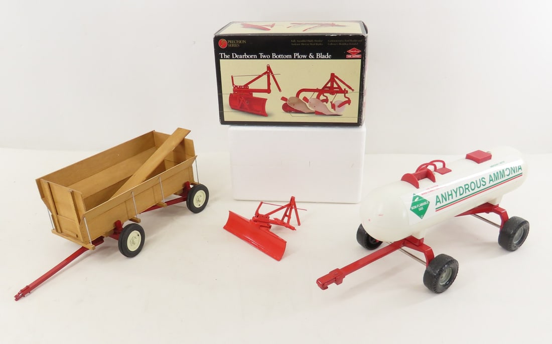 Blade, ERTL Ammonia Tank & Custom Grain Wagon (1 of 20)
