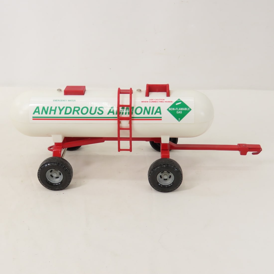 Blade, ERTL Ammonia Tank & Custom Grain Wagon - 5