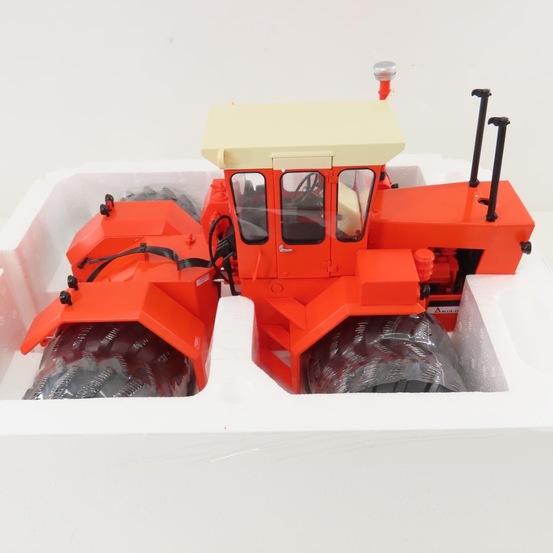 ERTL Prestige 1:16 Allis Chalmers 440 Tractor - 7