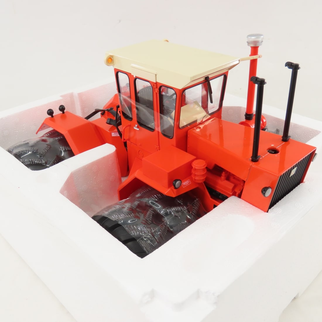 ERTL Prestige 1:16 Allis Chalmers 440 Tractor - 8