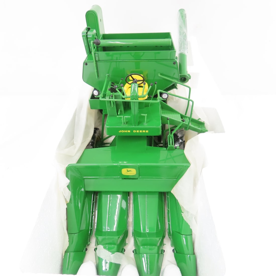 ERTL Britains 1:16 John Deere Prestige 55 Combine - 9