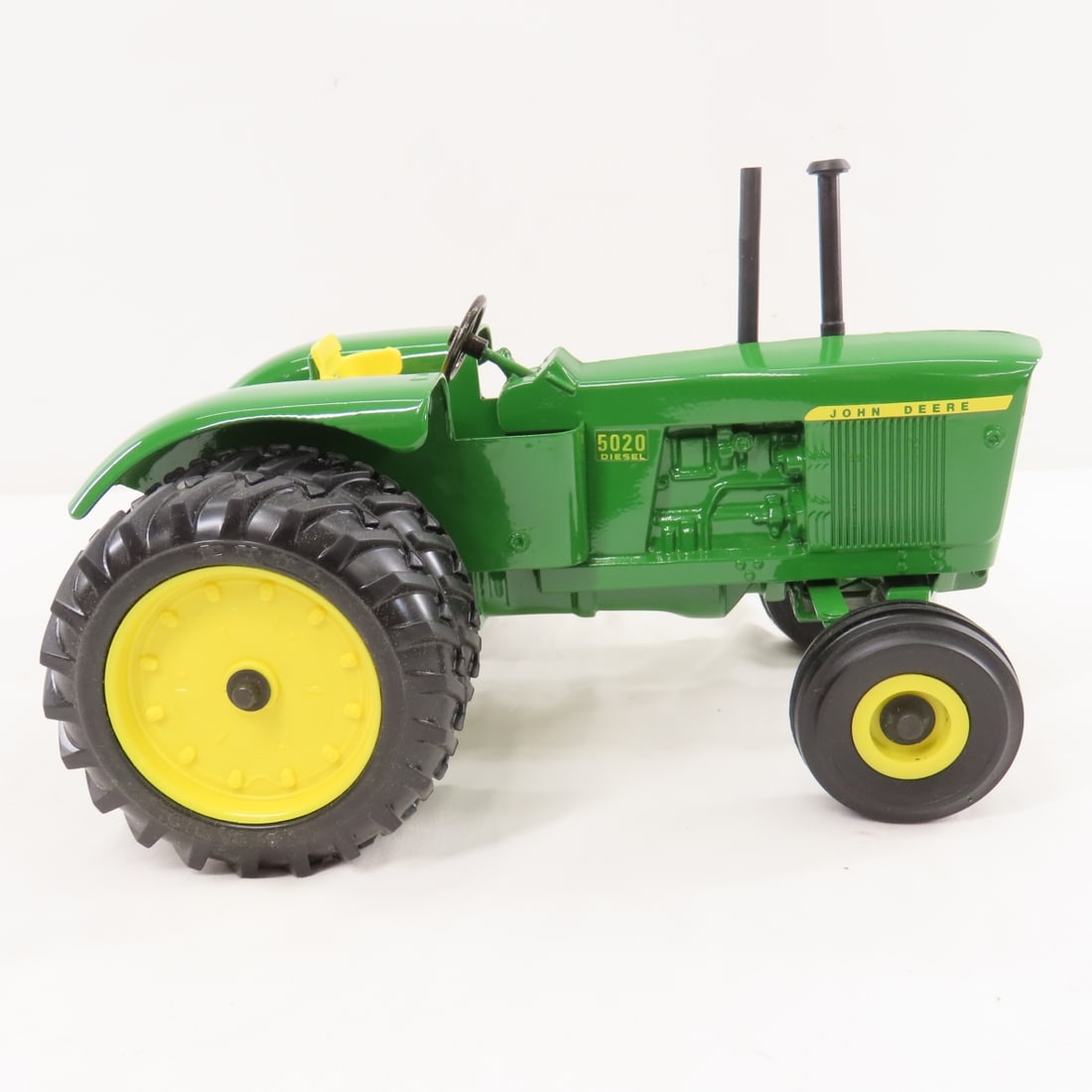 ERTL 1:16 Scale Series II John Deere 5020 Diesel - 7